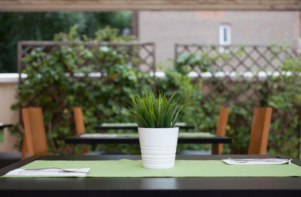 Porcel Torre Garden Hotel Madrid Exterior photo