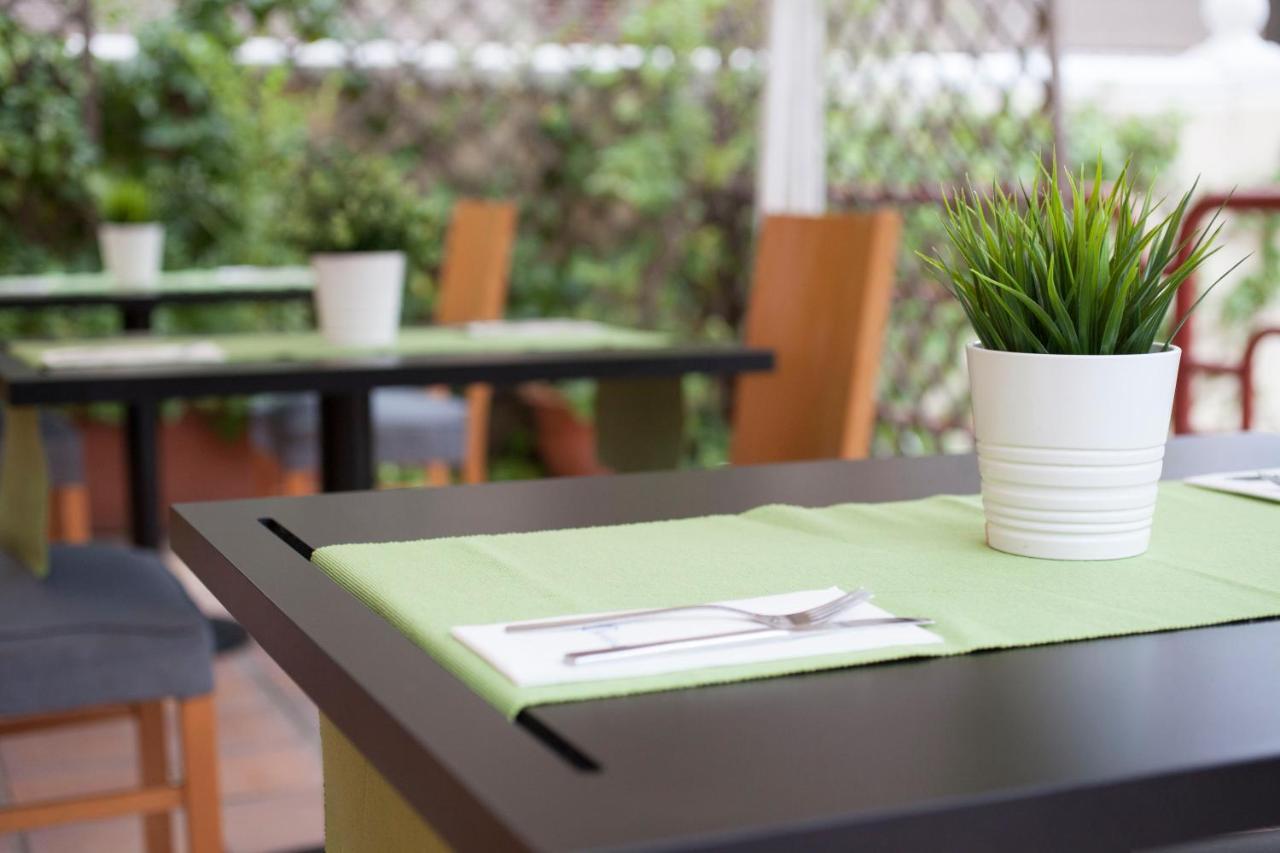 Porcel Torre Garden Hotel Madrid Exterior photo