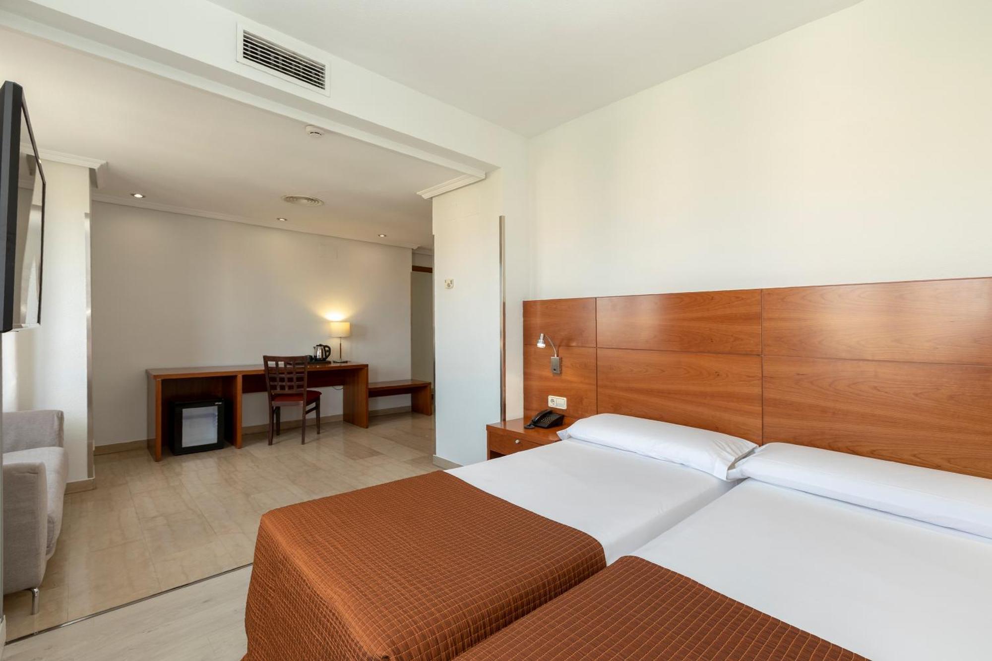 Porcel Torre Garden Hotel Madrid Exterior photo